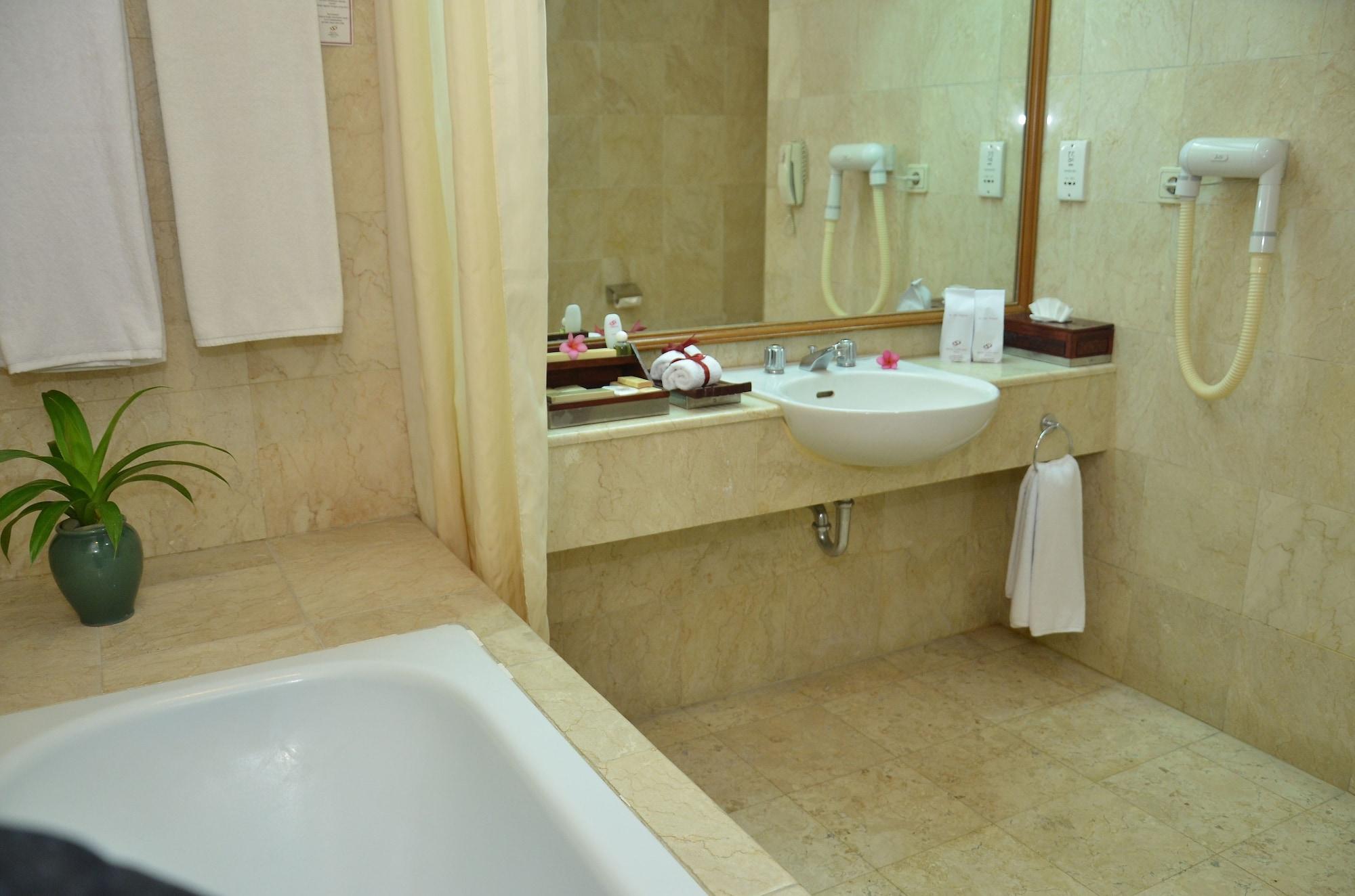 Hotel Sahid Jaya Solo Exterior foto