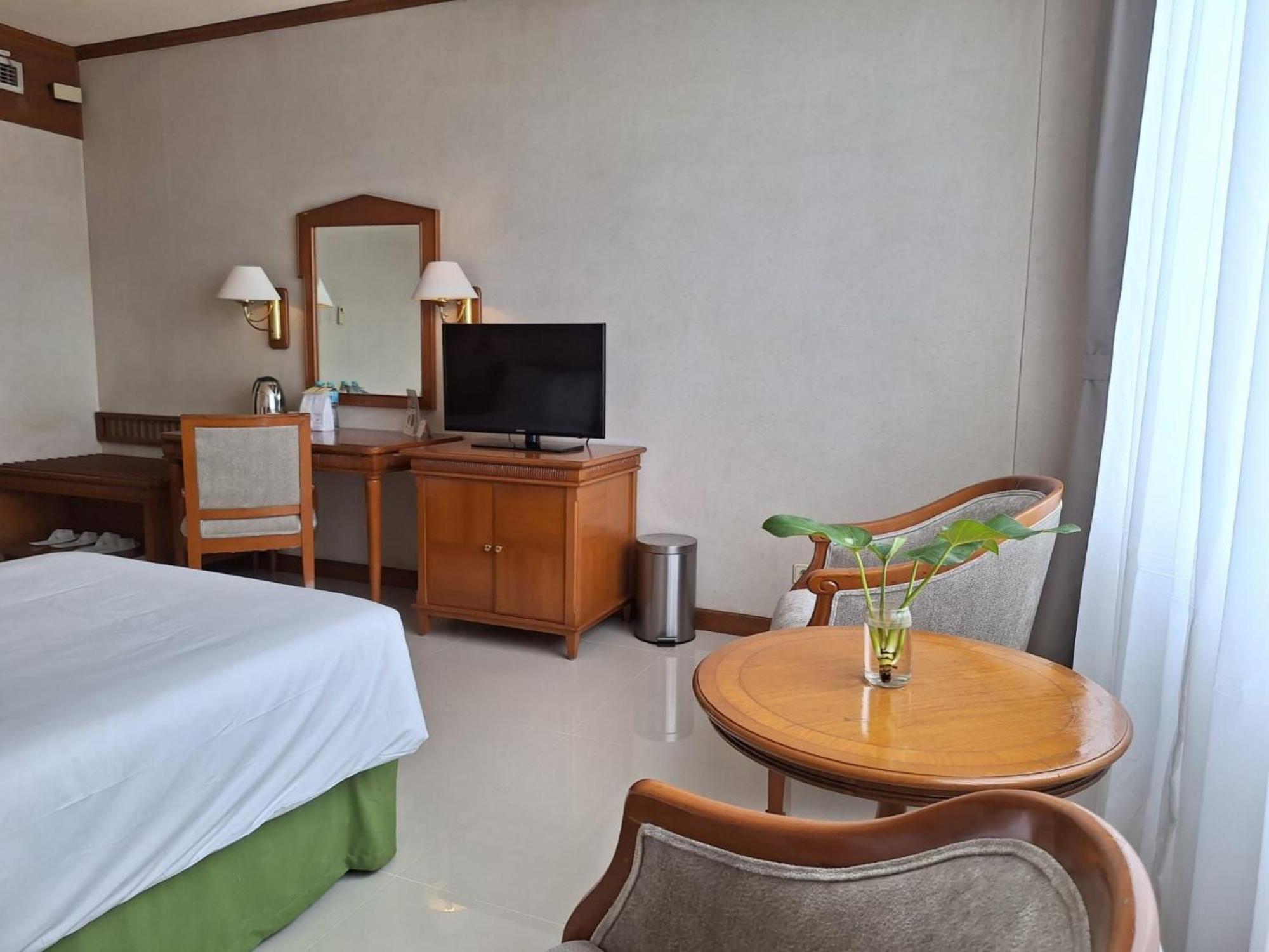 Hotel Sahid Jaya Solo Exterior foto