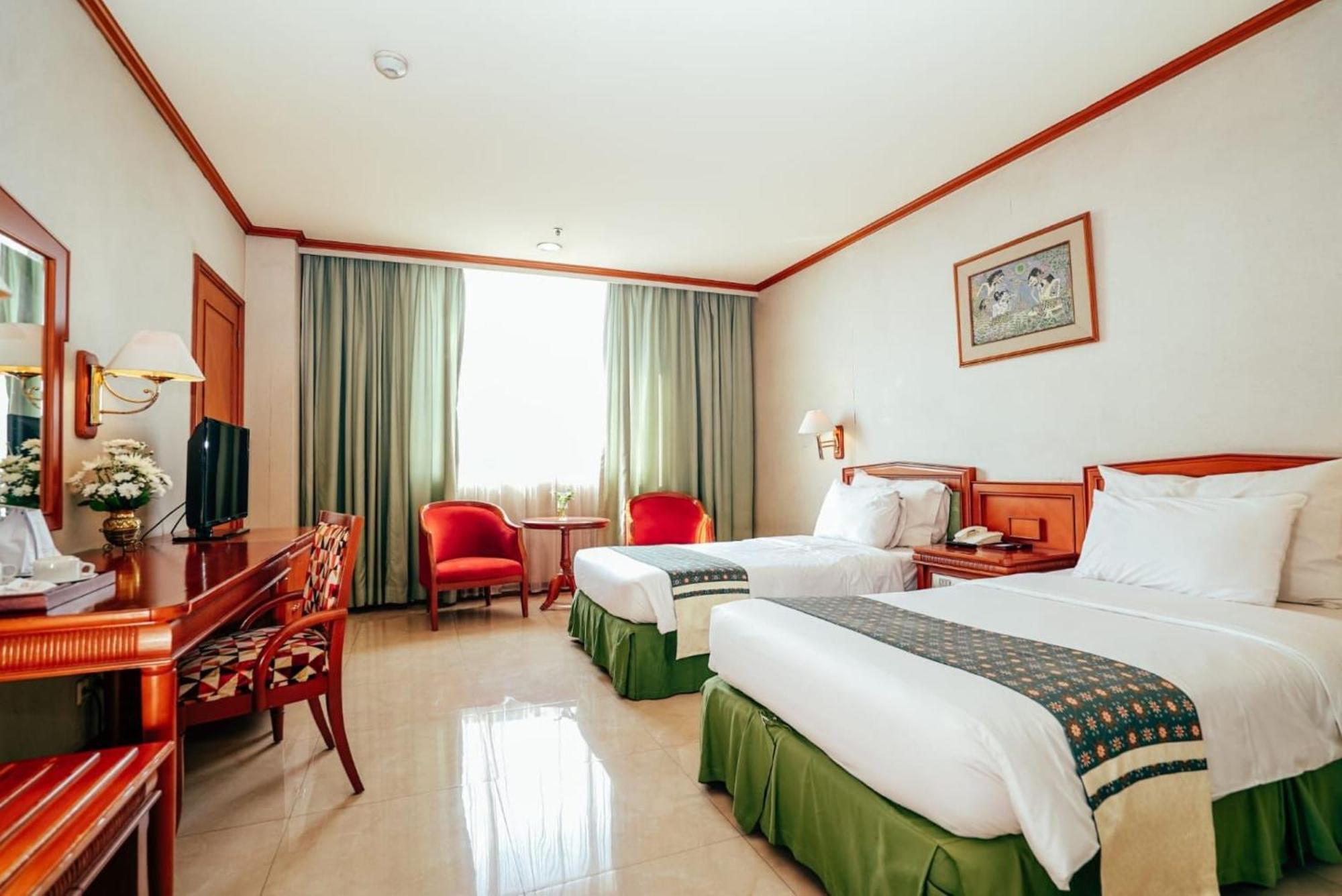 Hotel Sahid Jaya Solo Exterior foto