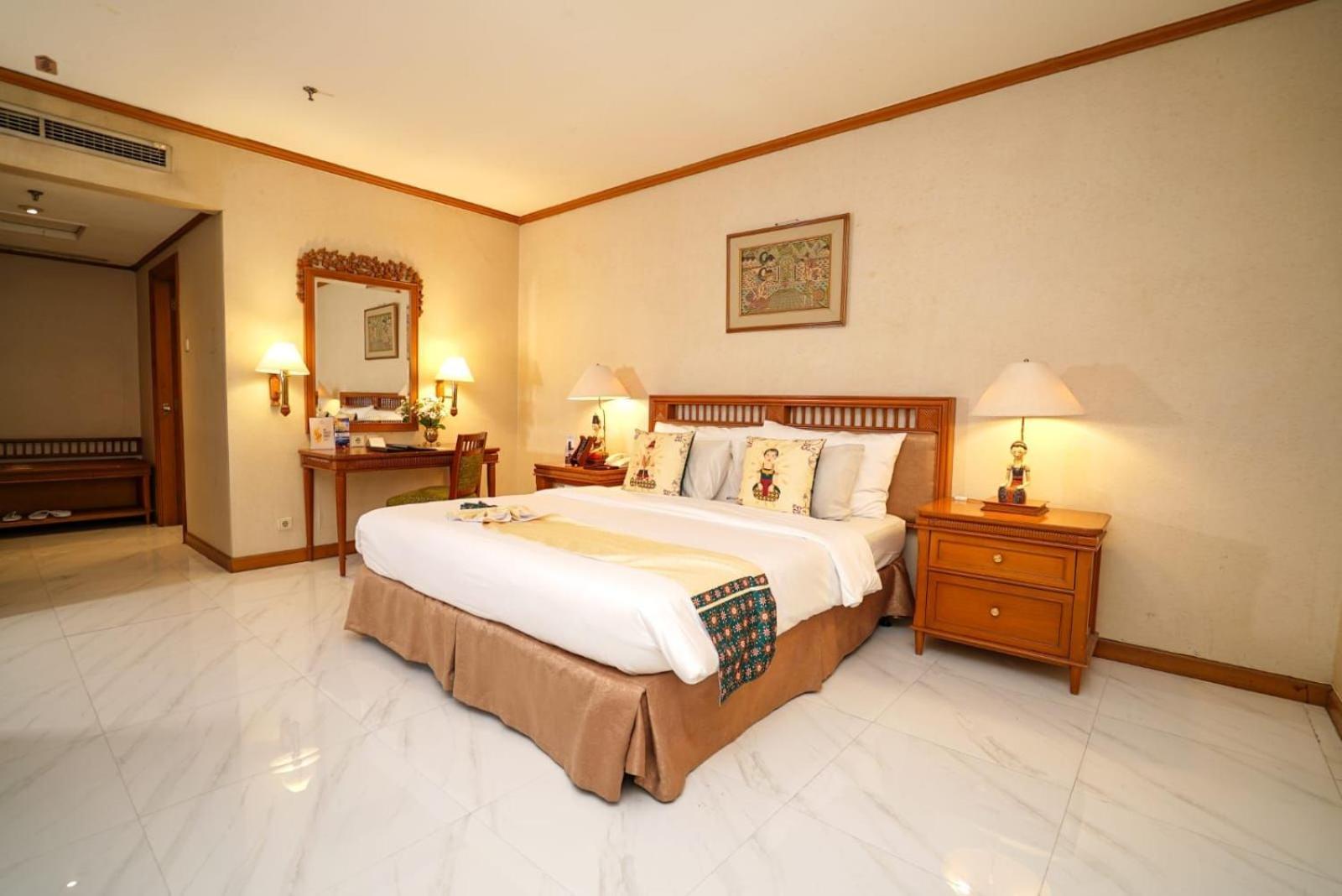 Hotel Sahid Jaya Solo Exterior foto