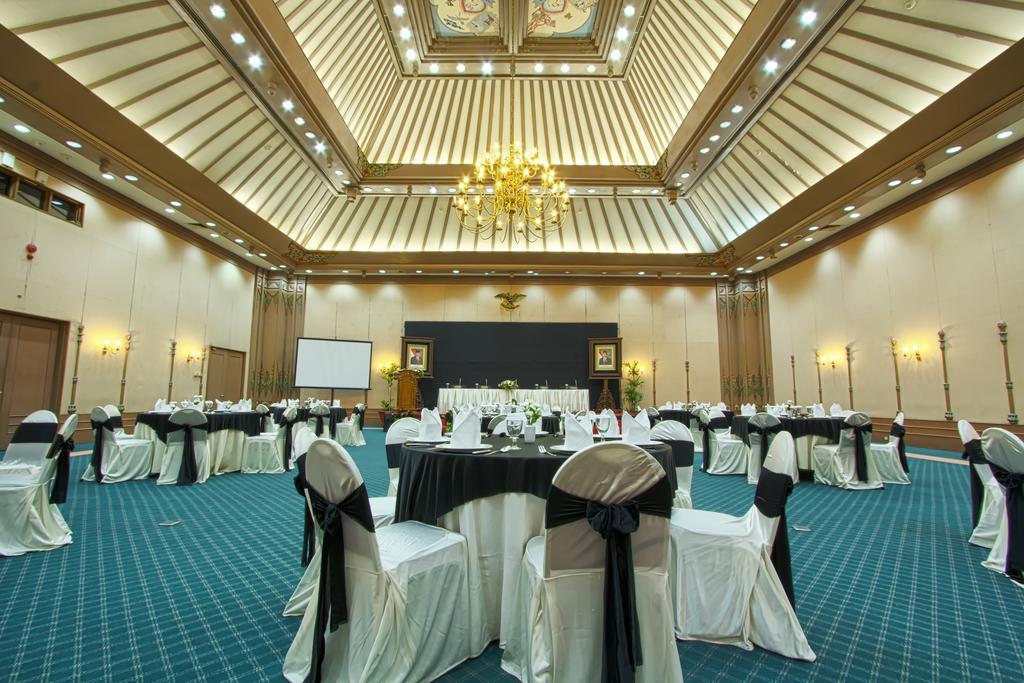 Hotel Sahid Jaya Solo Exterior foto